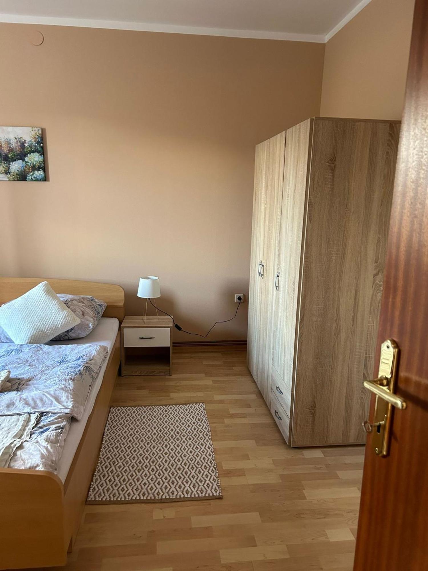 Domus Nostra Lägenhet Lovinac  Exteriör bild